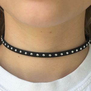 Choker necklace